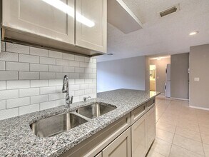 608 Golden Raintree Pl in Brandon, FL - Building Photo - Building Photo