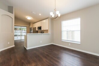 748 Cape Cod Cir in Valrico, FL - Building Photo - Building Photo