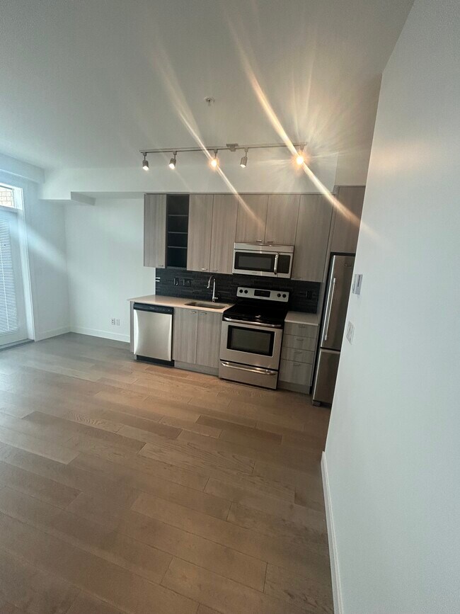 3090 Gladwin Rd in Abbotsford, BC - Building Photo - Building Photo