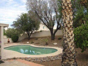 2050 W 3 Oaks Dr in Tucson, AZ - Building Photo - Building Photo