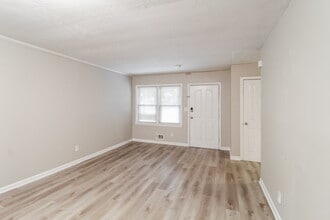 3135 Robin Rd in Decatur, GA - Building Photo - Building Photo