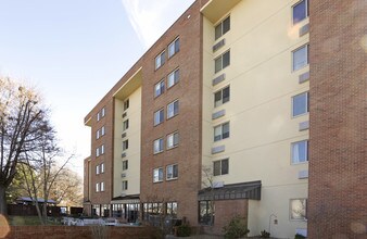 Kiwanis Towers in Kingsport, TN - Foto de edificio - Building Photo
