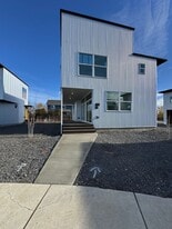 406 Windsor Court in Ellensburg, WA - Building Photo