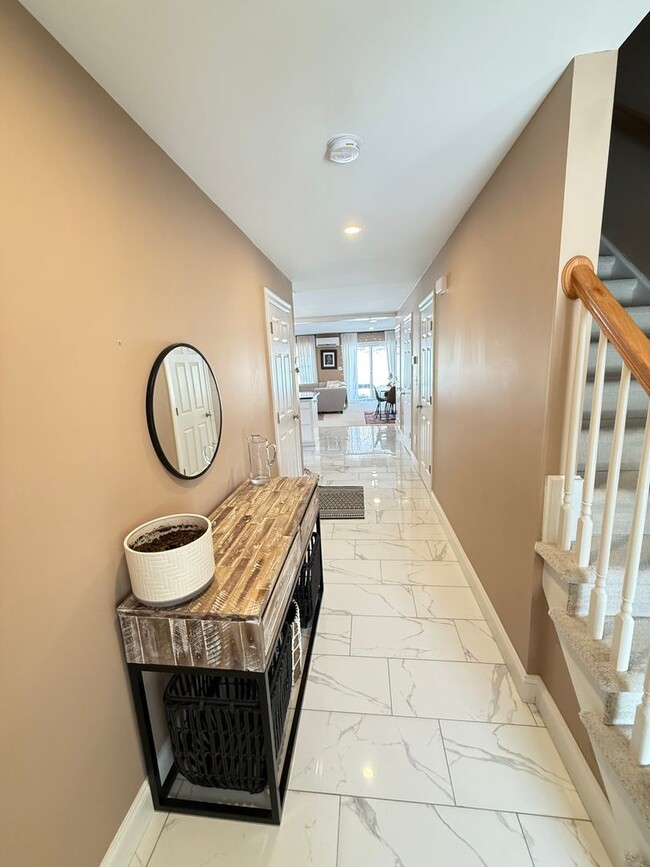 1325 Meriden Ave in Southington, CT - Building Photo - Building Photo