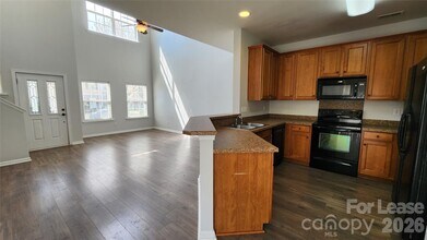 17744 Trolley Crossing Way in Cornelius, NC - Building Photo - Building Photo