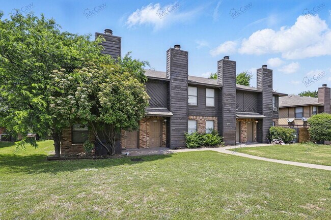 3822 Coates Cir in Benbrook, TX - Building Photo - Building Photo