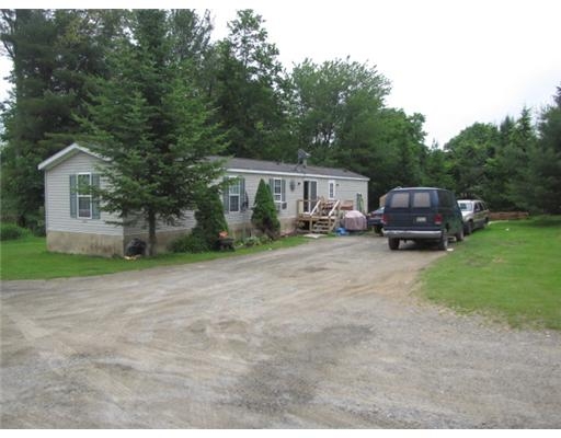 4 Taylor Ct in Sidney, ME - Building Photo