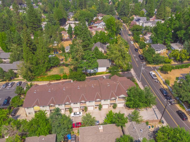 342 Pleasant St in Grass Valley, CA - Building Photo - Building Photo