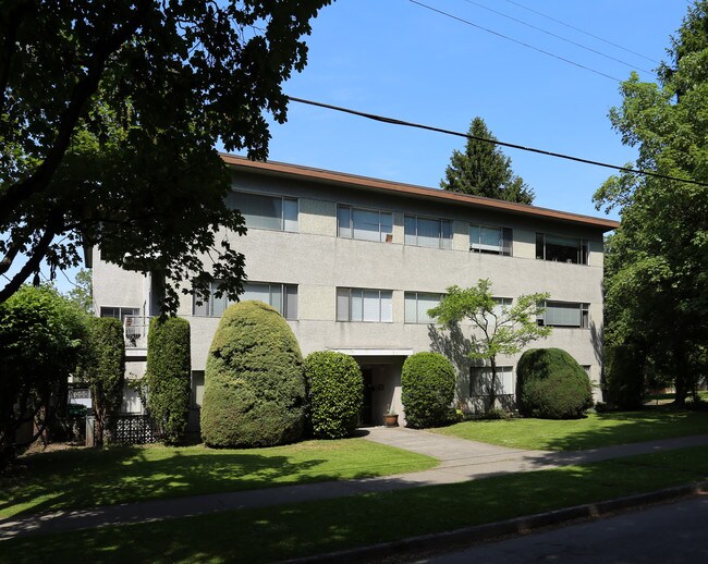 2105 W 7th Ave in Vancouver, BC - Building Photo - Primary Photo