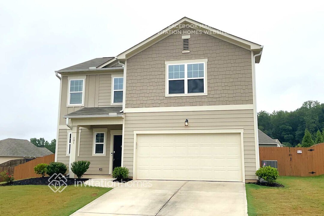 101 Shepard Dr in Dawsonville, GA - Building Photo