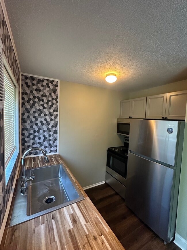 1762 Cleneay Ave, Unit 1762 Cleneay APARTMENT in Norwood, OH - Foto de edificio - Building Photo