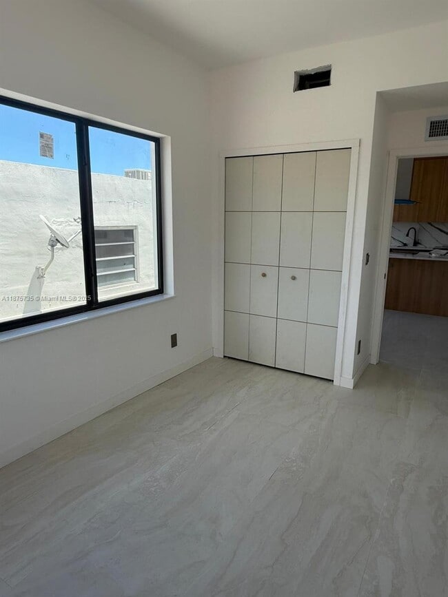 2436 SW 7th St in Miami, FL - Building Photo - Building Photo