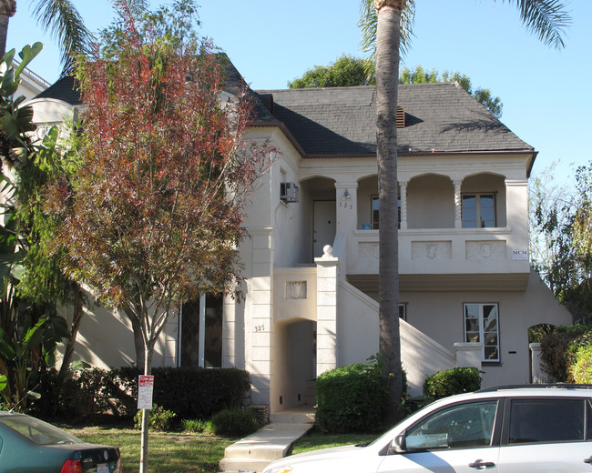 325 S Elm Dr in Beverly Hills, CA - Building Photo - Building Photo