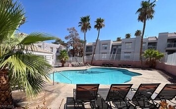 6800 E Lake Mead Blvd in Las Vegas, NV - Building Photo - Building Photo