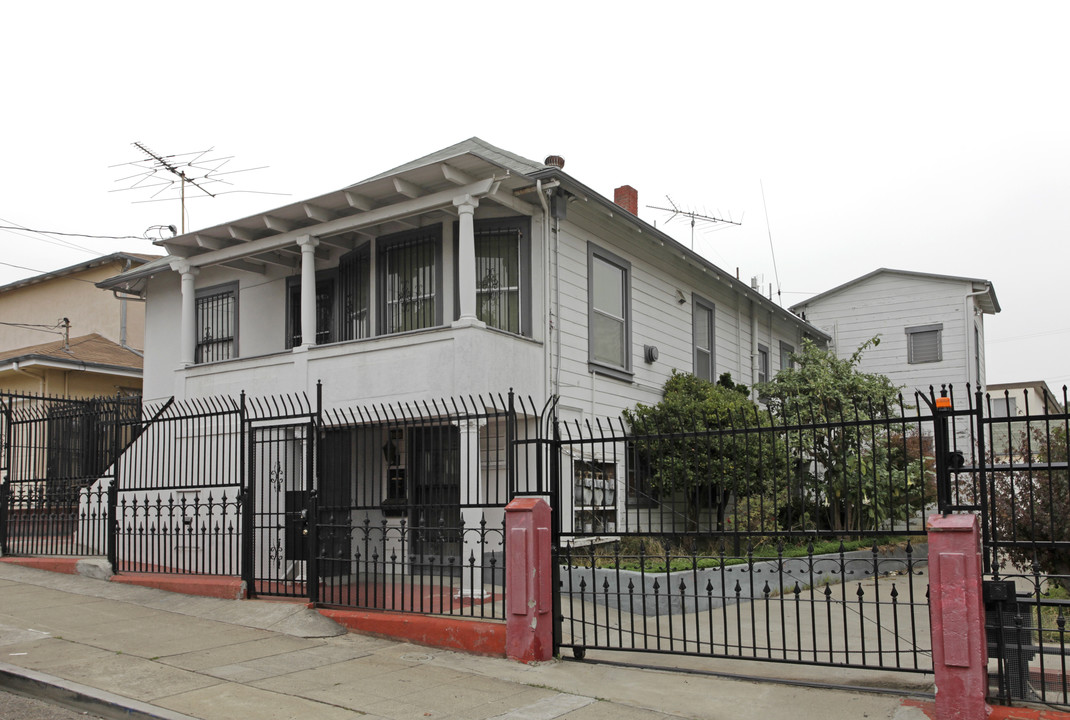 3550 Custer St in Oakland, CA - Building Photo