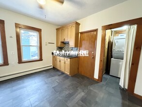 28 Willow St, Unit 2T in Cambridge, MA - Building Photo - Building Photo