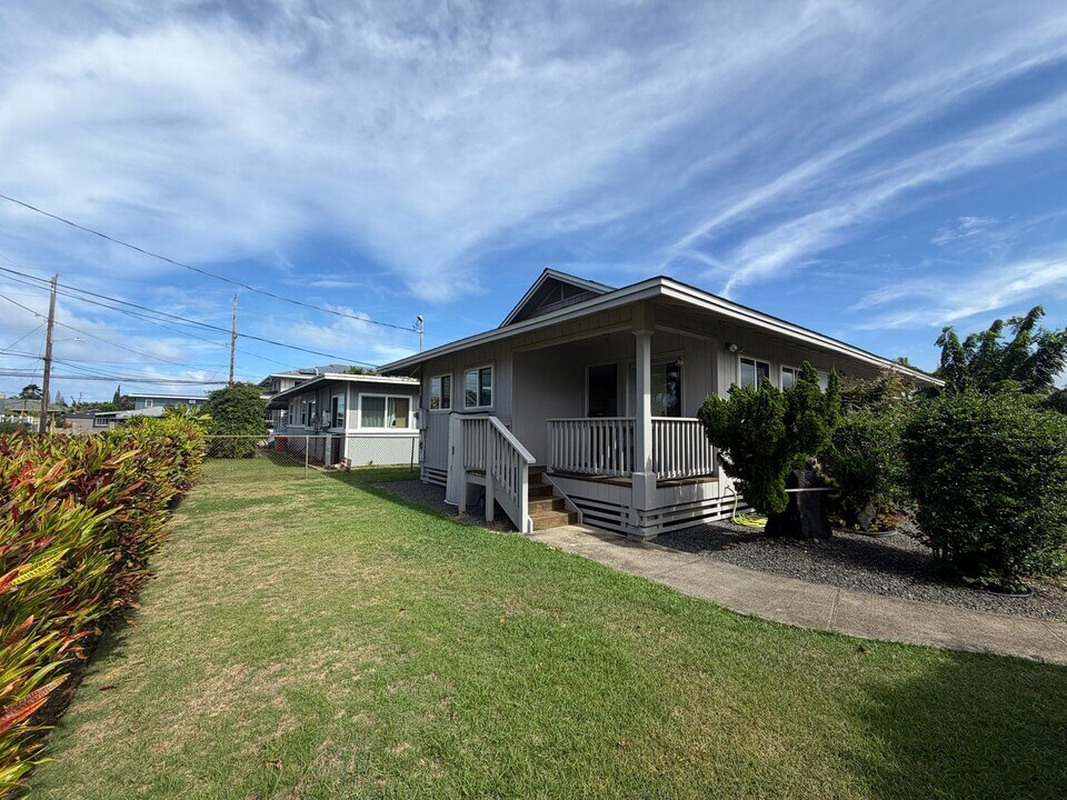 517 Kaulani Way in Kailua, HI - Building Photo