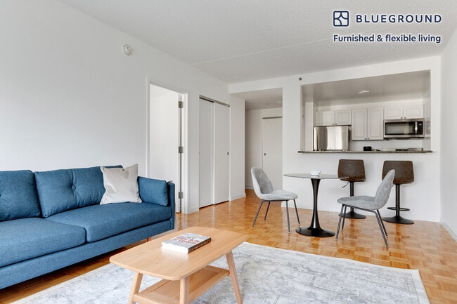520 W 48th St in New York, NY - Building Photo - Building Photo