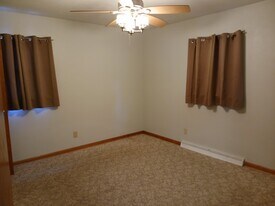 1209 9th Ave SE in St. Cloud, MN - Building Photo