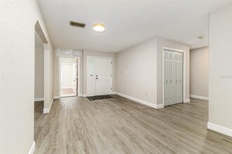 5680 Durrance Rd in Mulberry, FL - Foto de edificio - Building Photo