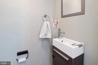 2016 Oakford St in Philadelphia, PA - Building Photo - Building Photo