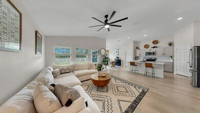 12628 Tannencrest Dr in Riverview, FL - Foto de edificio - Building Photo