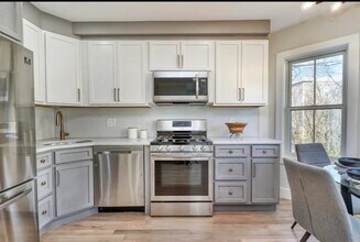 12 Cawfield St, Unit #2 in Boston, MA - Building Photo - Building Photo