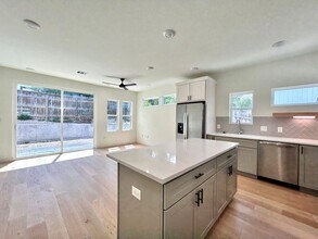 1403 Cometa St in Austin, TX - Building Photo - Building Photo