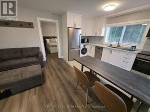 82 Albert St N in Orillia, ON - Building Photo - Building Photo