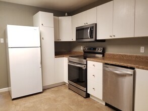 620 S Rogers Rd in Irving, TX - Building Photo - Building Photo