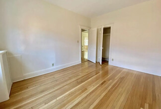 9 Alton Pl, Unit 3 in Brookline, MA - Foto de edificio - Building Photo