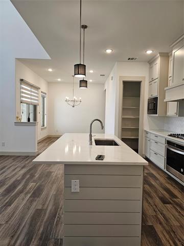 216 Glenview Ave in Flower Mound, TX - Foto de edificio - Building Photo