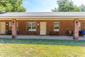 3311 E FM 813 in Palmer, TX - Building Photo - Building Photo