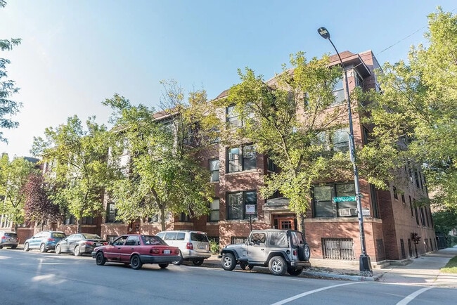 property at 2338 W Wilson Ave