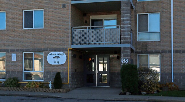 25 Barnaby Dr in St Catharines, ON - Building Photo - Building Photo