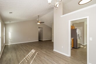 309 Johnny Ln in Dallas, GA - Foto de edificio - Building Photo