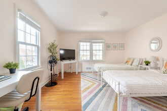 40 Clark Pl in Port Chester, NY - Building Photo - Building Photo