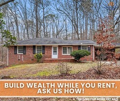 8246 Collier St SW in Covington, GA - Building Photo