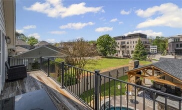 8175 Main St in Woodstock, GA - Building Photo - Building Photo