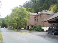 Creek Bend Town Homes in Gatlinburg, TN - Foto de edificio - Building Photo