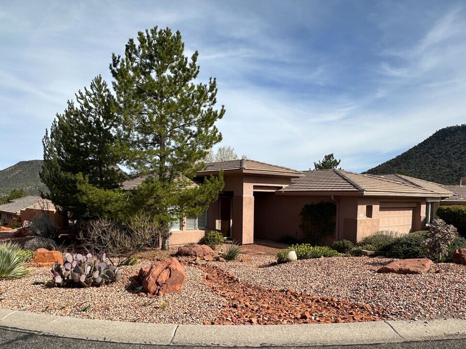 1170 Crown Ridge Rd in Sedona, AZ - Building Photo