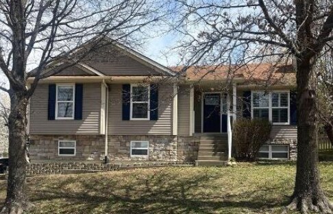 property at 6315 N Quincy Ave