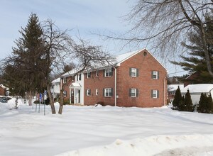 Deerfield Apartments in Windsor, CT - Building Photo - Building Photo