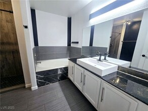 4316 W Lake Mead Blvd in Las Vegas, NV - Building Photo - Building Photo