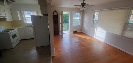 5841 Garrett Ln, Unit A in Rockford, IL - Building Photo - Building Photo