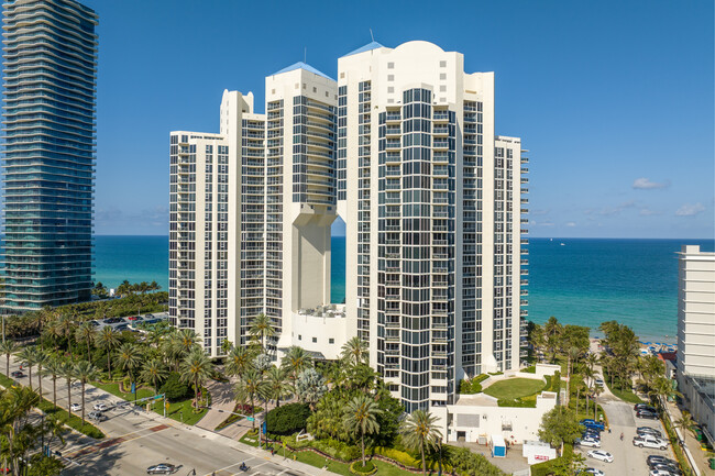 Ocean One in Sunny Isles Beach, FL - Building Photo - Building Photo