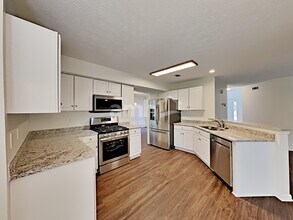 555 Fosters Mill Ln NW in Suwanee, GA - Building Photo - Building Photo