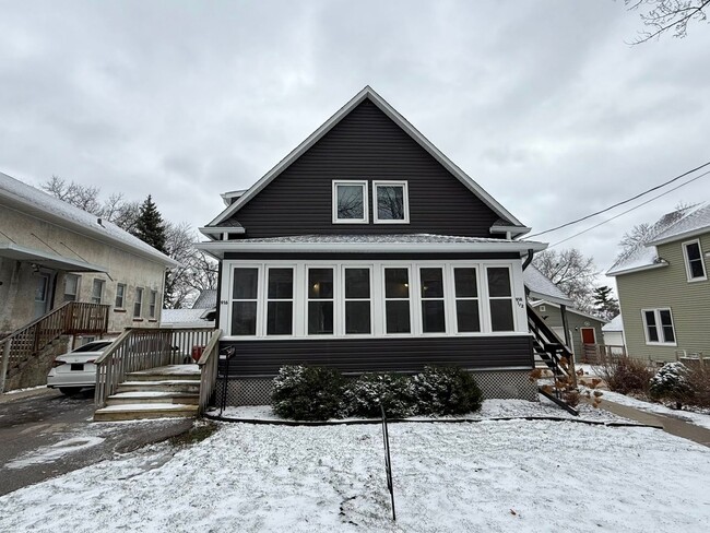 property at 916 1st St SE