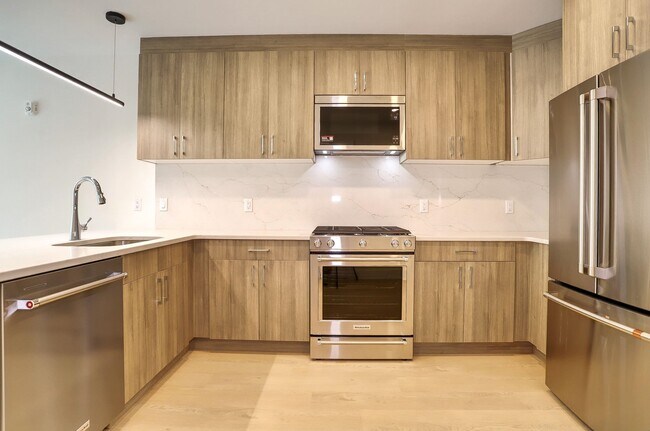 303 Madison St in Hoboken, NJ - Building Photo - Building Photo