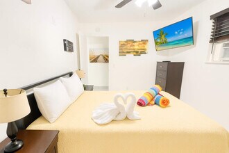 324 Van Buren St in Hollywood, FL - Building Photo - Building Photo